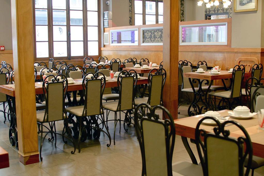 Grand Hôtel Amelot Parijs Buitenkant foto