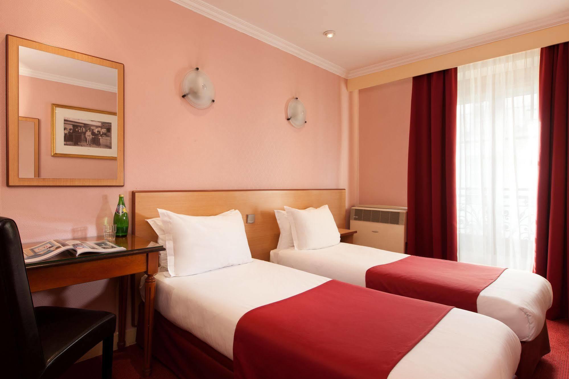 Grand Hôtel Amelot Parijs Buitenkant foto